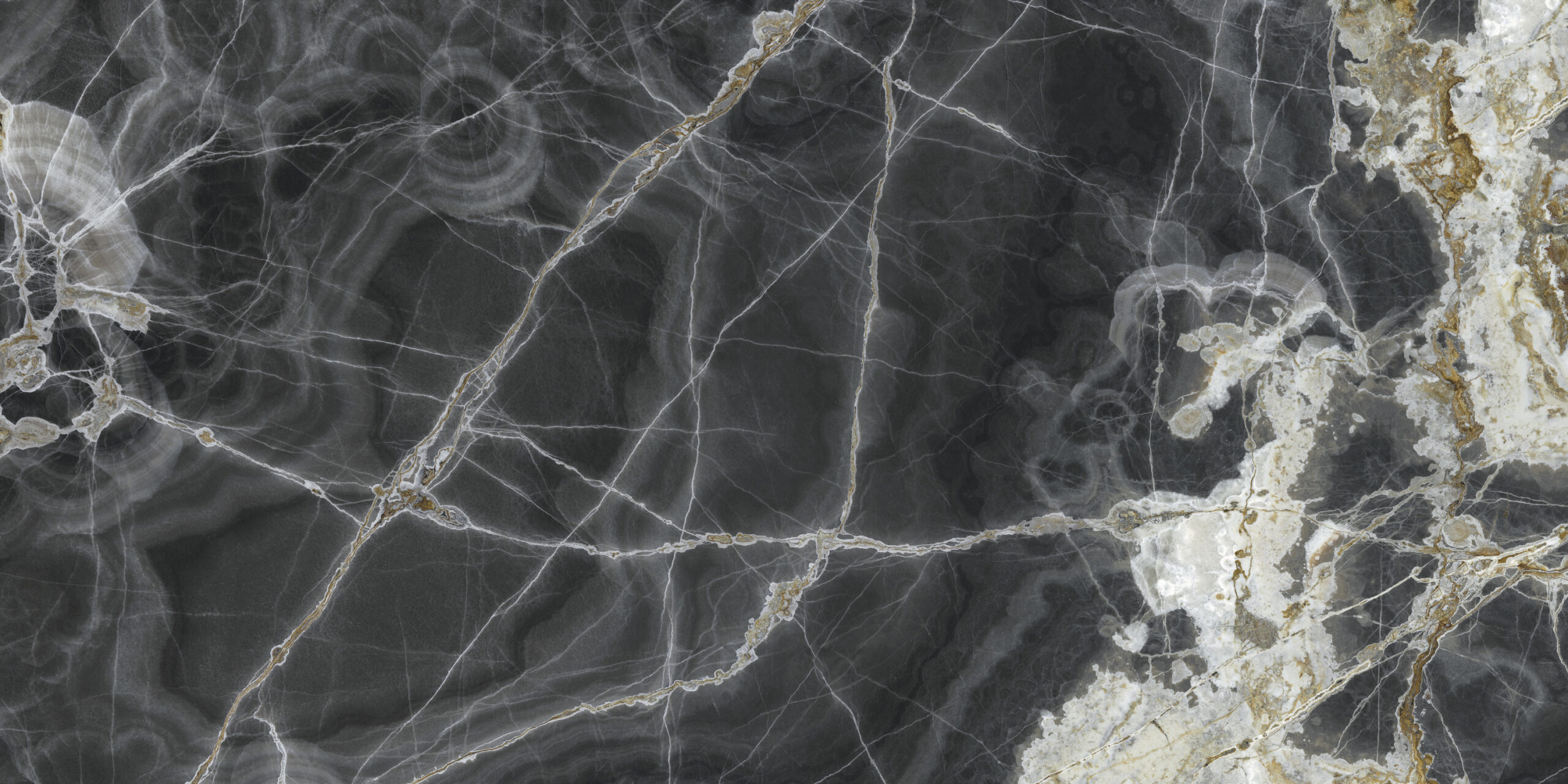 black onyx lucidato sq.